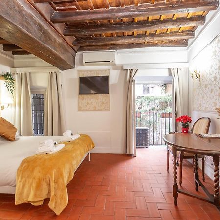 Апартаменты Al Cortile Del Moro Рим Экстерьер фото