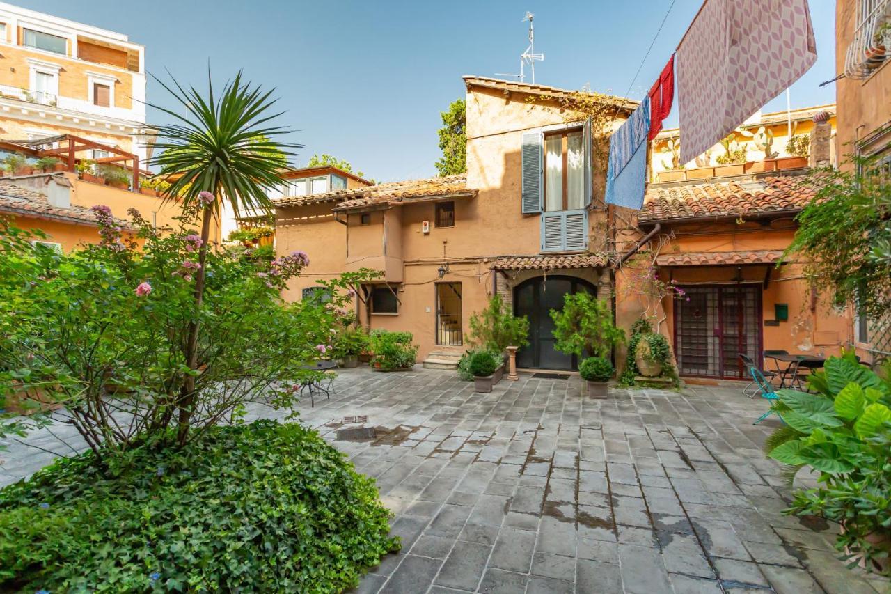 Апартаменты Al Cortile Del Moro Рим Экстерьер фото