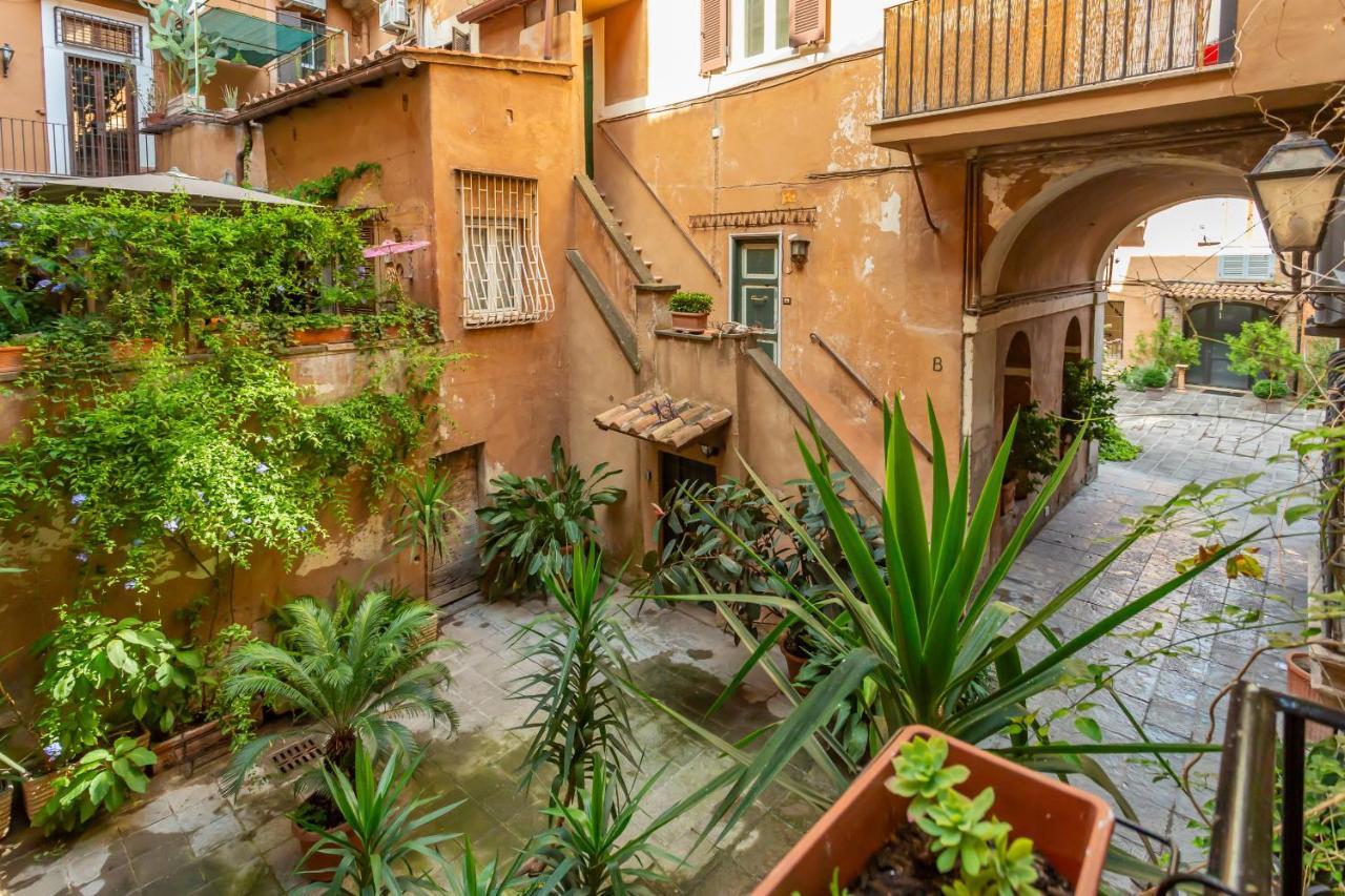 Апартаменты Al Cortile Del Moro Рим Экстерьер фото